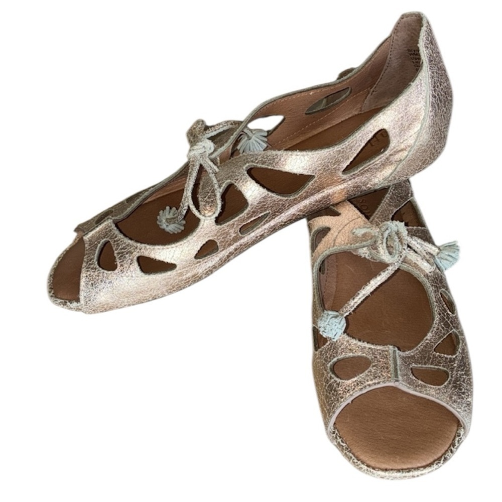 Gentle Souls by Kenneth Cole Leather Sandals, Women's 9.5, metallic bronze. EUC
